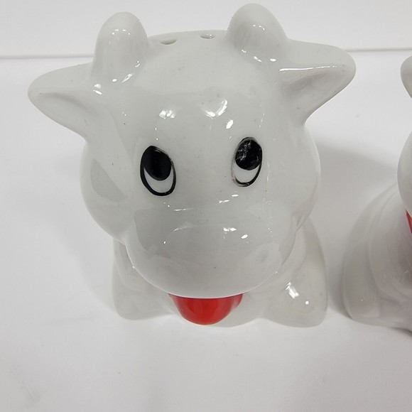 Unbranded Set of Cow Salt and Pepper Shakers with Box - Picture 4 of 6